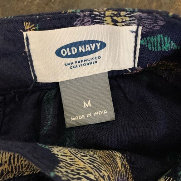 Old Navy flutter top - Picture 3 of 8